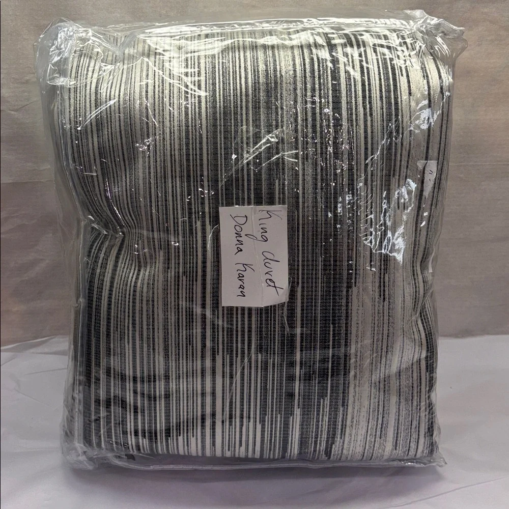 NWOT Donna Karan Home Ember King Duvet Cover